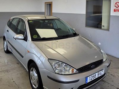 Używany Ford Focus Trend 100 KM (73 kW) 2002 Szary Sedan/Limuzyna