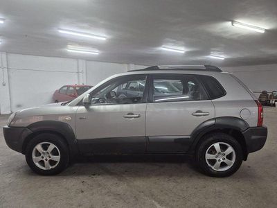 Usado Hyundai Tucson Comfort 112 CV (82 kW) 2004 Gris / plata SUV