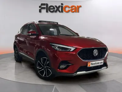 Usado MG ZS Luxury 111 CV (81 kW) 2023 Rojo SUV