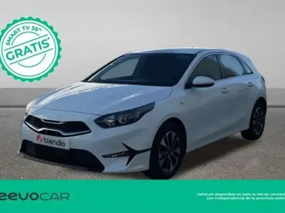 Usado Kia Ceed 101 CV (74 kW) 2025 Blanco Utilitario