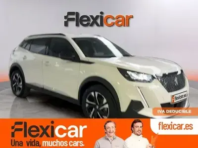 Usado Peugeot 2008 Allure 110 CV (80 kW) 2022 Blanco SUV