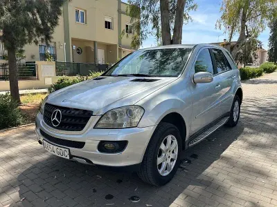 Usado Mercedes ML280 190 CV (139 kW) 2009 Gris / plata SUV