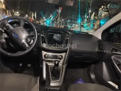 Usado Ford Focus Trend 105 CV (77 kW) 2012 Azul Familiar
