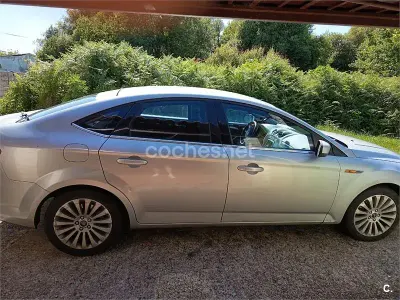 Usado Ford Mondeo Titanium 140 CV (102 kW) 2008 Gris / plata Berlina