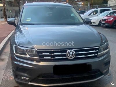 Gris / plata Usado 2018 VW Tiguan Allspace Advance SUV | 31.500 € (Caro)