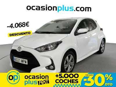 Usado Toyota Yaris Hybrid Active 116 CV (85 kW) 2024 Blanco Berlina