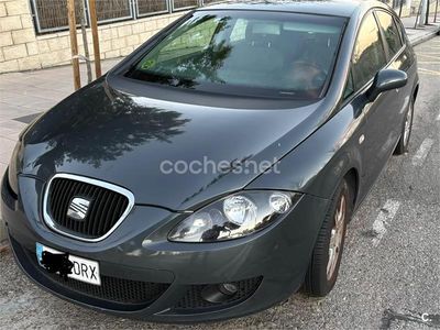Usado Seat Leon Stylance 105 CV (77 kW) 2005 Gris / plata Utilitario