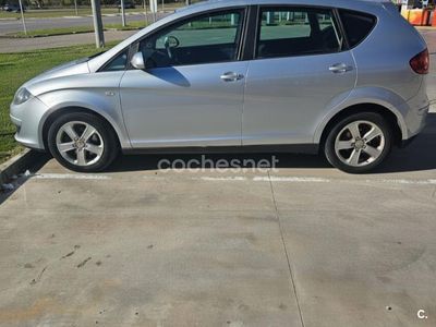 Usado Seat Altea Reference 105 CV (77 kW) 2007 Gris / plata Monovolumen