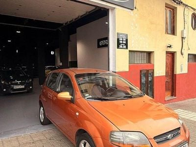 Usado Chevrolet Kalos SX 94 CV (69 kW) 2007 Naranja Berlina