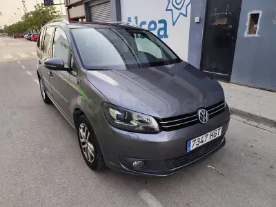 Usado VW Touran Business 110 CV (80 kW) 2015 Gris / plata Monovolumen