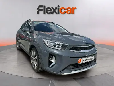 Usado Kia Stonic 101 CV (74 kW) 2021 Gris SUV