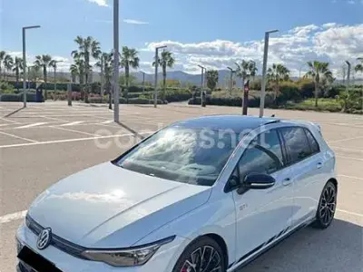 Usado VW Golf VIII GTI Clubsport 301 CV (221 kW) 2025 Azul Berlina
