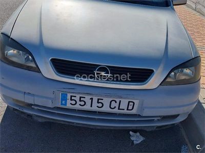 Usado Opel Astra Edition 125 CV (91 kW) 2003 Gris / plata Berlina