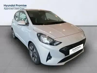 Nuevo Hyundai i10 63 CV (46 kW) 2025 Gris Utilitario