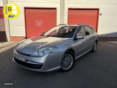 Usado Renault Laguna GrandTour 130 CV (95 kW) 2010 Plateado Familiar