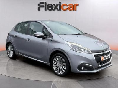 Usado Peugeot 208 Signature Sky 83 CV (61 kW) 2018 Gris Utilitario