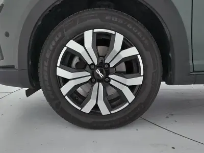 Usado Dacia Jogger Expression 110 CV (80 kW) 2024 Verde Monovolumen