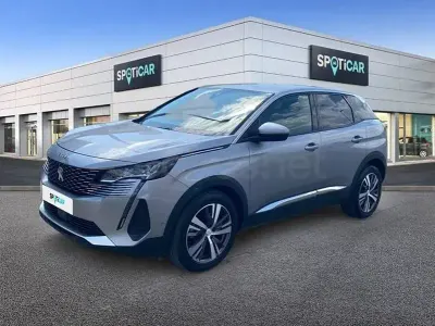 Usado Peugeot 3008 Allure 130 CV (95 kW) 2020 Gris / plata SUV