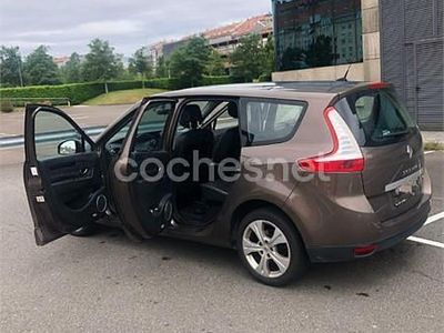 Usado Renault Scénic III Dynamique 130 CV (95 kW) 2011 Beige Monovolumen