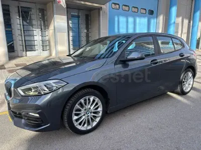 Usado BMW 116 Sport Line 116 CV (85 kW) 2021 Gris / plata Utilitario