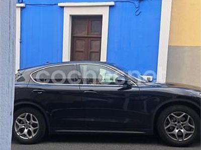 Usado Alfa Romeo Stelvio Executive 190 CV (139 kW) 2021 Negro SUV