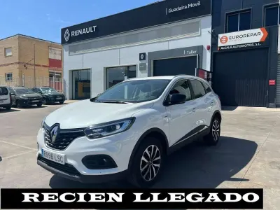 Usado Renault Kadjar LIMITED 140 CV (102 kW) 2021 Blanco SUV
