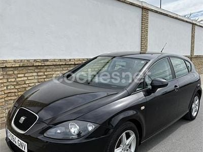 Usado Seat Leon Reference 90 CV (66 kW) 2009 Negro Utilitario