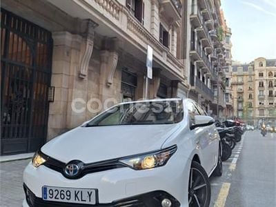 Usado Toyota Auris Hybrid Edition 136 CV (100 kW) 2018 Blanco Berlina