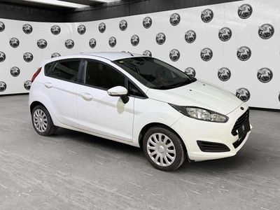 Usado Ford Fiesta Trend 75 CV (55 kW) 2016 Blanco Utilitario