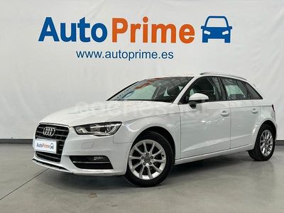Blanco Usado 2013 Audi A3 Attraction Berlina | 9970 € (Caro)