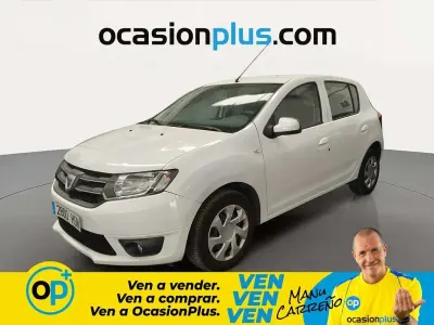 Usado Dacia Sandero Lauréate 75 CV (55 kW) 2013 Blanco Utilitario