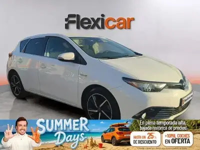 Usado Toyota Auris Hybrid Active 136 CV (100 kW) 2018 Blanco