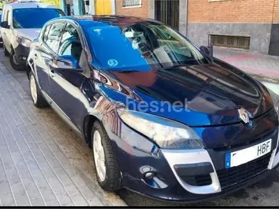 Usado Renault Mégane Dynamique 105 CV (77 kW) 2010 Azul Berlina