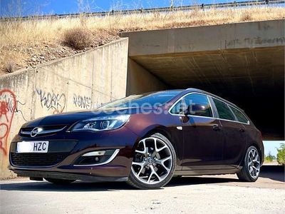 Marrón Usado 2014 Opel Astra Sportive Familiar | 6999 € (Un poco caro)