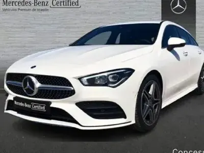 Usado Mercedes CLA200 Shooting Brake 150 CV (110 kW) 2022 Blanco Familiar