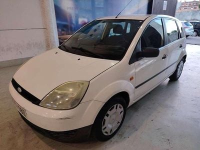 Blanco Usado 2004 Ford Fiesta Ghia Utilitario | 1760 € (Buen precio)
