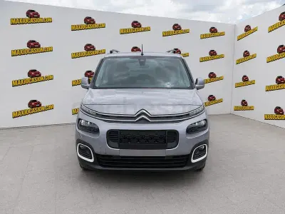 Usado Citroën Berlingo 130 CV (95 kW) 2020 Gris / plata Monovolumen
