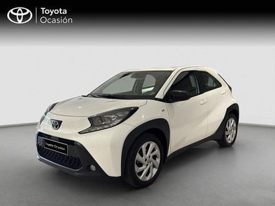 Usado Toyota Aygo X Play 72 CV (52 kW) 2024 Blanco SUV