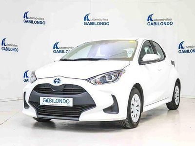 Usado Toyota Yaris Hybrid Active 116 CV (85 kW) 2021 Blanco Berlina