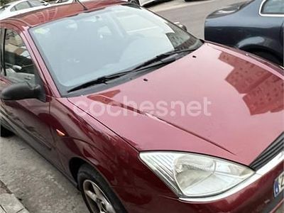 Granate Usado 1998 Ford Focus Trend Berlina | 1400 € (Precio justo)