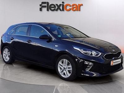 Usado Kia Ceed 120 CV (88 kW) 2019 Negro Utilitario
