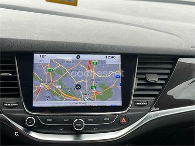 Usado Opel Astra Dynamic 105 CV (77 kW) 2016 Gris / plata Berlina