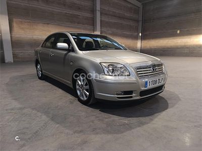 Usado Toyota Avensis Sol 116 CV (85 kW) 2005 Beige Berlina