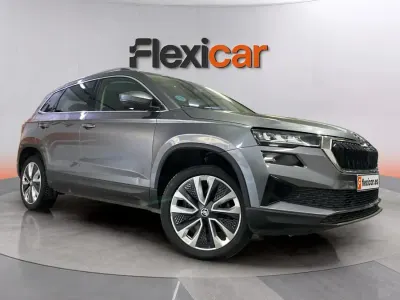 Usado Skoda Karoq 150 HP (110 kW) 2024 Cinzento SUV