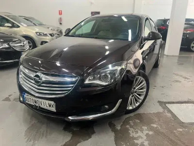 Usado Opel Insignia Excellence 163 CV (119 kW) 2013 Granate Berlina