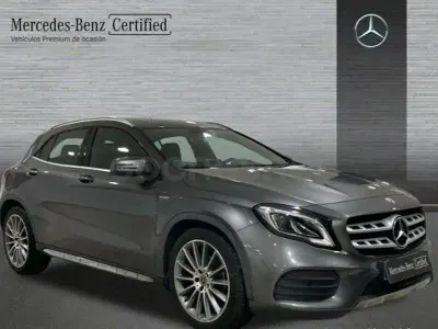 Usado Mercedes GLA180 122 CV (89 kW) 2019 Gris / plata SUV