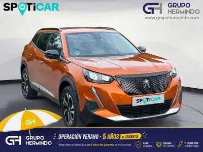 Usado Peugeot 2008 Allure 110 CV (80 kW) 2022 Naranja SUV