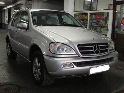 Usado Mercedes ML400 250 CV (183 kW) 2002 Gris SUV