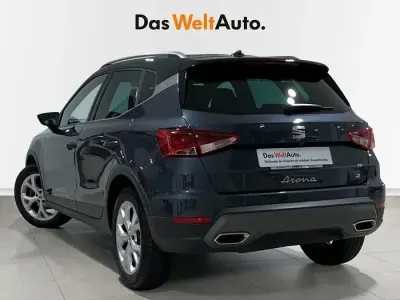 Usado Seat Arona FR 110 CV (80 kW) 2022 Gris SUV