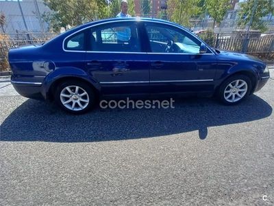 Azul Usado 2004 VW Passat Highline Berlina | 2500 € (Un poco caro)